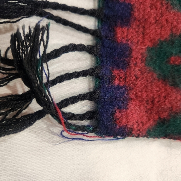 Vintage Perrin Fair Isle Aztec Pattern Scarf ❄️ - Picture 5 of 10